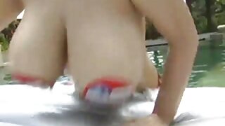 Ba anh chàng tham lam quan hệ tình dục thọc con cu cứng của họ vào cái miệng nhỏ bé hư hỏng của thiếu niên trang jav Nhật Bản nóng bỏng để cùng lúc đụ bằng miệng trong video sex gangbang ướt át của Jav HD.